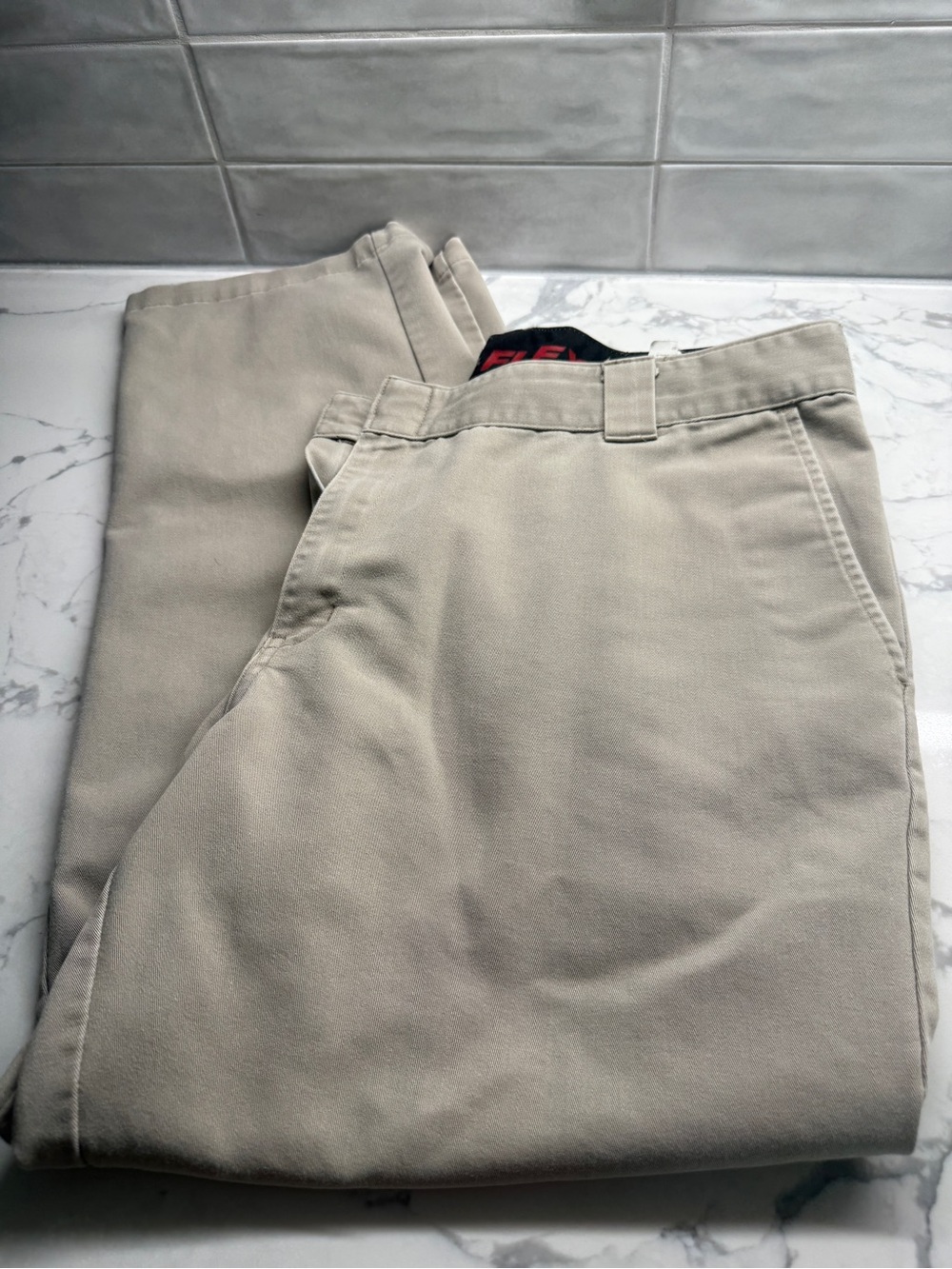 Dickies regular straight fit flex khaki pants 40 x 32